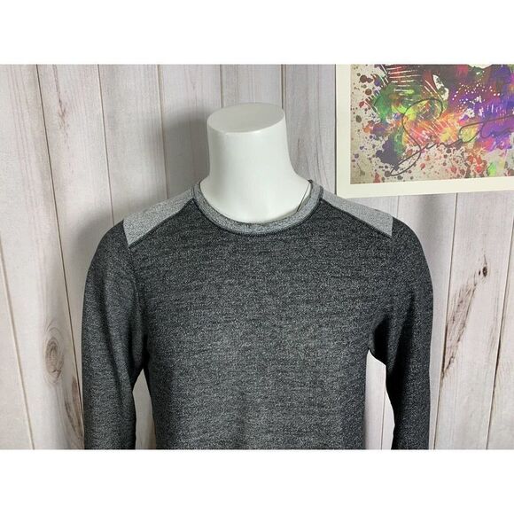 TOMMY BAHAMA Long Sleeve Men's T Shirt Size Medium Gray Excellent! - Picture 2 of 15